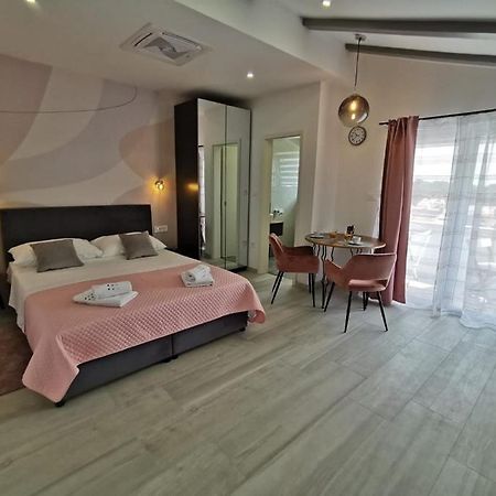 New Nikolina 4 Star Apartman Mali Lošinj Kültér fotó