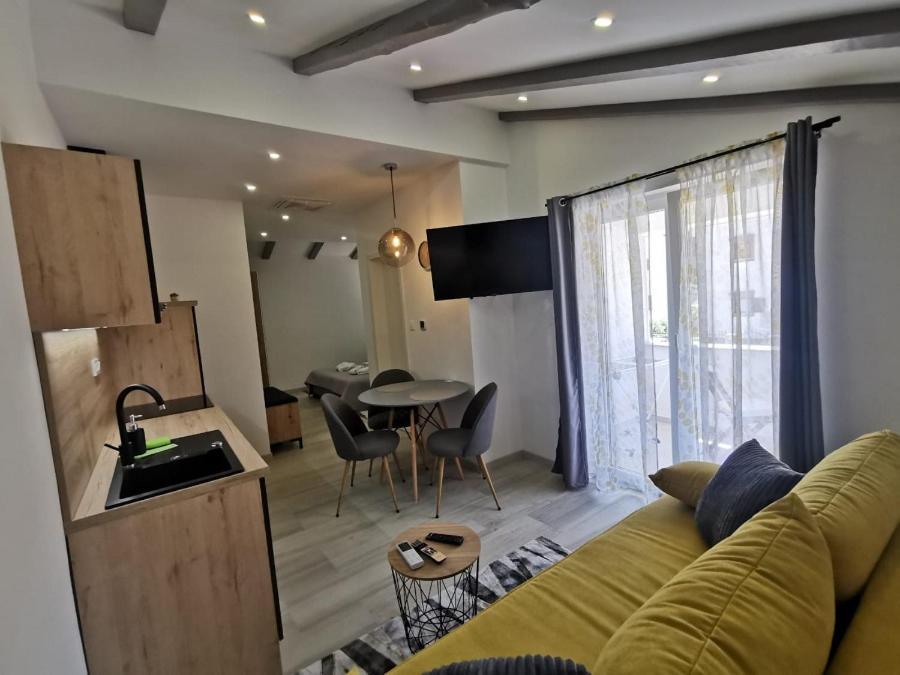 New Nikolina 4 Star Apartman Mali Lošinj Kültér fotó