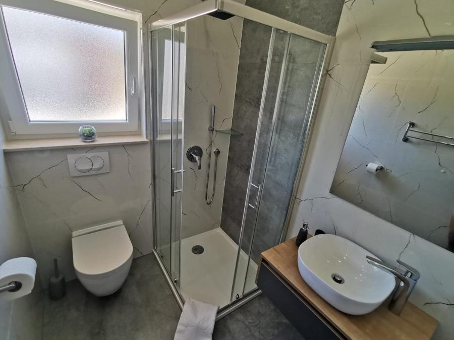 New Nikolina 4 Star Apartman Mali Lošinj Kültér fotó