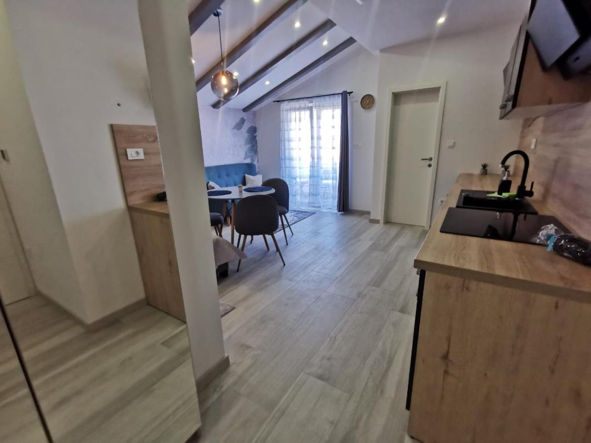 New Nikolina 4 Star Apartman Mali Lošinj Kültér fotó