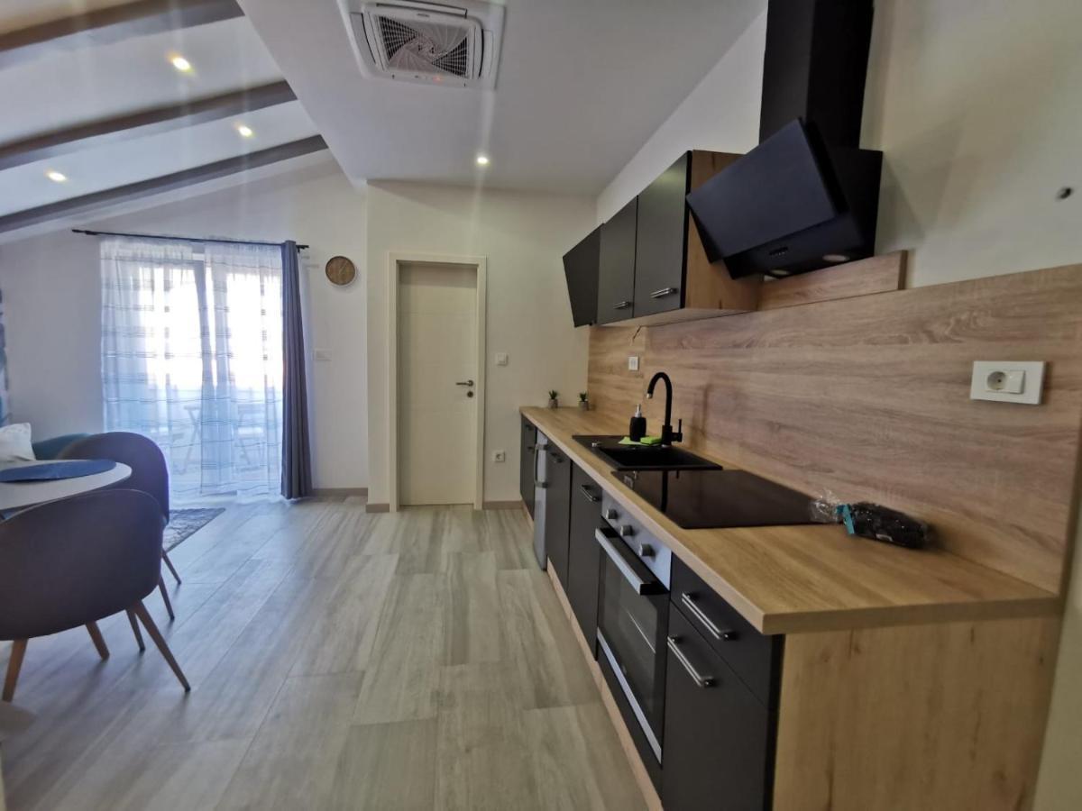 New Nikolina 4 Star Apartman Mali Lošinj Kültér fotó