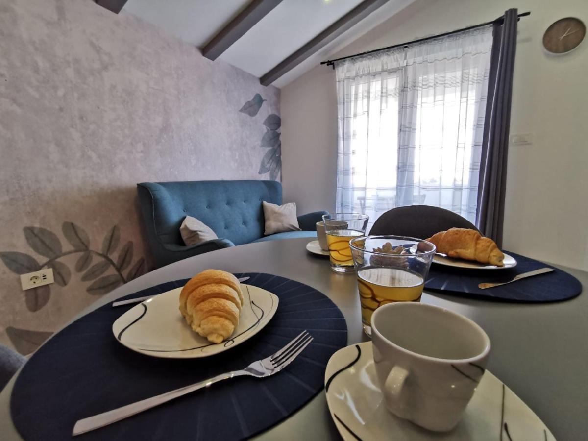 New Nikolina 4 Star Apartman Mali Lošinj Kültér fotó
